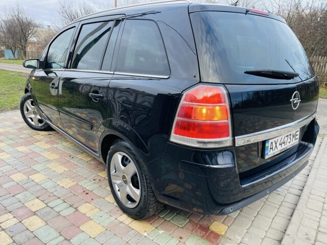 Черный Опель Зафира, объемом двигателя 1.9 л и пробегом 190 тыс. км за 5900 $, фото 3 на Automoto.ua