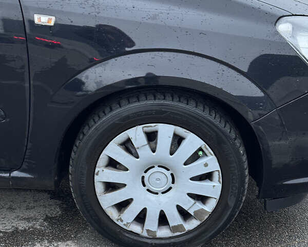 Черный Опель Зафира, объемом двигателя 1.91 л и пробегом 344 тыс. км за 5300 $, фото 7 на Automoto.ua