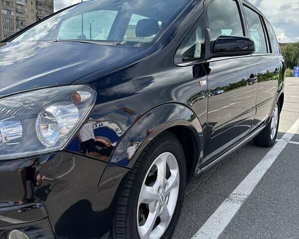 Черный Опель Зафира, объемом двигателя 1.9 л и пробегом 259 тыс. км за 6500 $, фото 5 на Automoto.ua