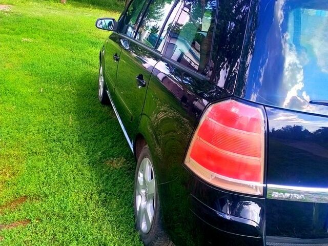 Чорний Опель Зафіра, об'ємом двигуна 1.6 л та пробігом 220 тис. км за 6000 $, фото 7 на Automoto.ua