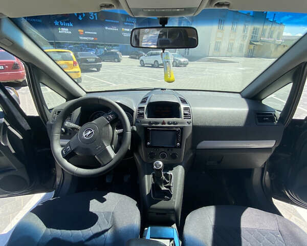 Чорний Опель Зафіра, об'ємом двигуна 1.91 л та пробігом 306 тис. км за 5000 $, фото 17 на Automoto.ua