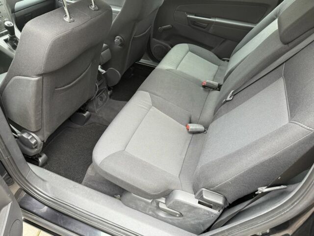 Чорний Опель Зафіра, об'ємом двигуна 1.6 л та пробігом 270 тис. км за 4750 $, фото 11 на Automoto.ua