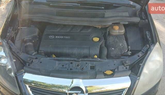 Черный Опель Зафира, объемом двигателя 1.91 л и пробегом 267 тыс. км за 5400 $, фото 6 на Automoto.ua