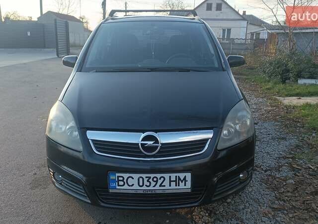 Черный Опель Зафира, объемом двигателя 1.8 л и пробегом 257 тыс. км за 5600 $, фото 3 на Automoto.ua