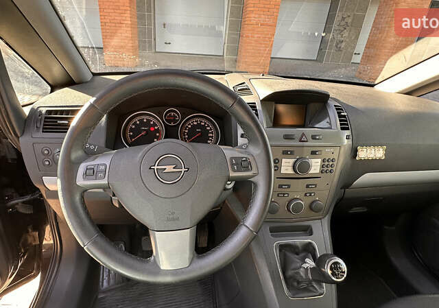 Чорний Опель Зафіра, об'ємом двигуна 1.8 л та пробігом 107 тис. км за 8200 $, фото 13 на Automoto.ua