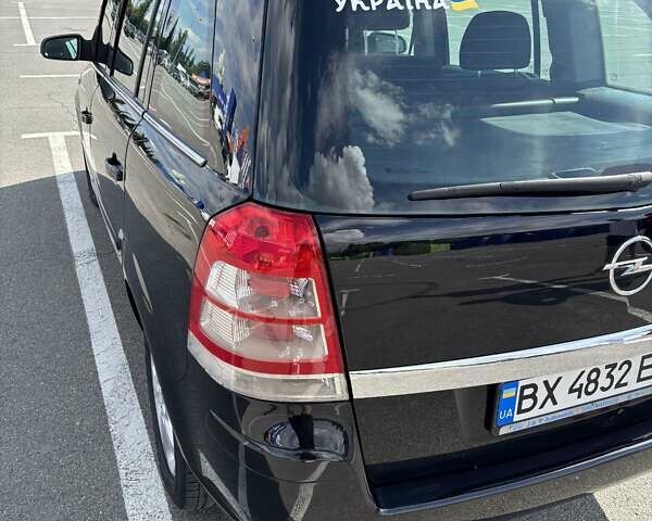 Черный Опель Зафира, объемом двигателя 1.9 л и пробегом 259 тыс. км за 6500 $, фото 19 на Automoto.ua