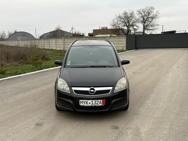 Черный Опель Зафира, объемом двигателя 1.9 л и пробегом 290 тыс. км за 2400 $, фото 6 на Automoto.ua