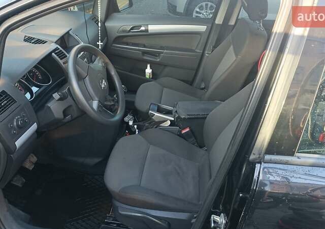 Черный Опель Зафира, объемом двигателя 1.8 л и пробегом 257 тыс. км за 5600 $, фото 21 на Automoto.ua