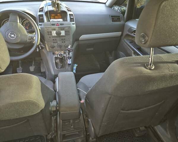 Опель Зафира 2007 в Запорожье на Automoto.ua Черный Опель Зафира, объемом двигателя 1.6 л и пробегом 300 тыс. км за 5200 $, фото 4 на Automoto.ua