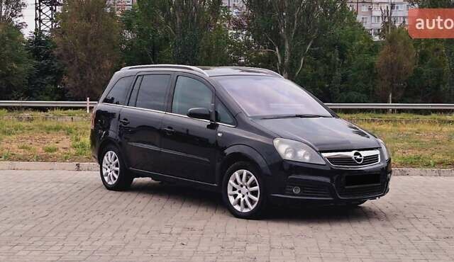 Чорний Опель Зафіра, об'ємом двигуна 1.6 л та пробігом 195 тис. км за 4999 $, фото 1 на Automoto.ua