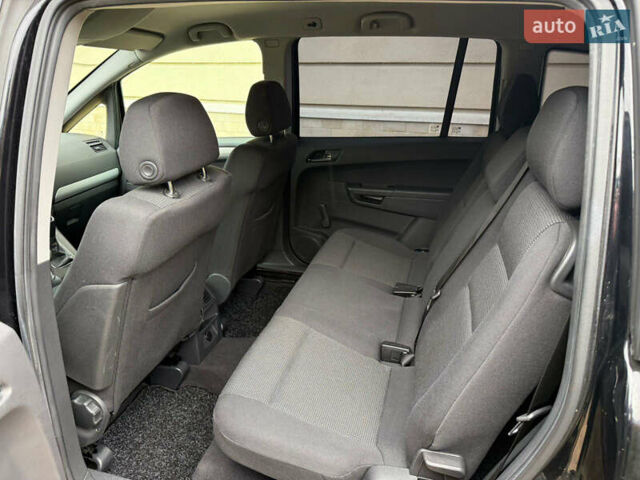 Черный Опель Зафира, объемом двигателя 1.8 л и пробегом 189 тыс. км за 5999 $, фото 14 на Automoto.ua