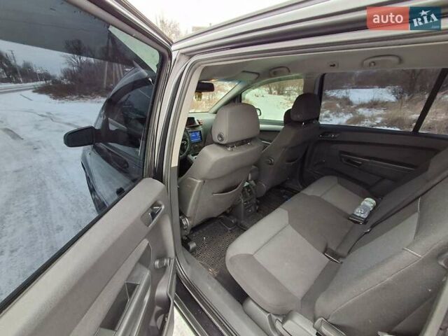 Чорний Опель Зафіра, об'ємом двигуна 1.6 л та пробігом 245 тис. км за 5000 $, фото 14 на Automoto.ua