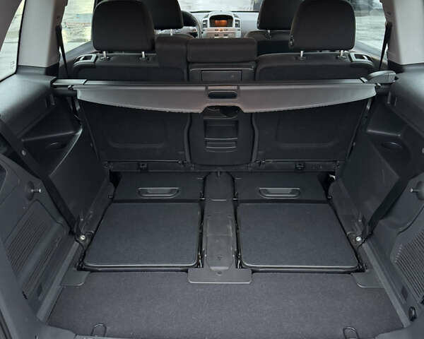 Черный Опель Зафира, объемом двигателя 1.8 л и пробегом 200 тыс. км за 6000 $, фото 21 на Automoto.ua