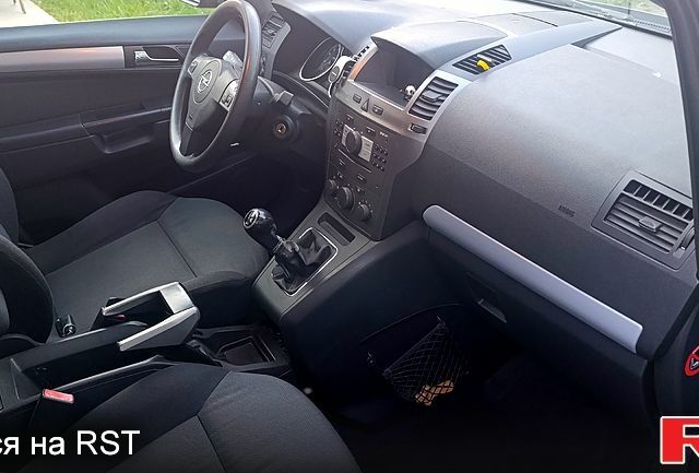 Черный Опель Зафира, объемом двигателя 1.6 л и пробегом 240 тыс. км за 5500 $, фото 9 на Automoto.ua