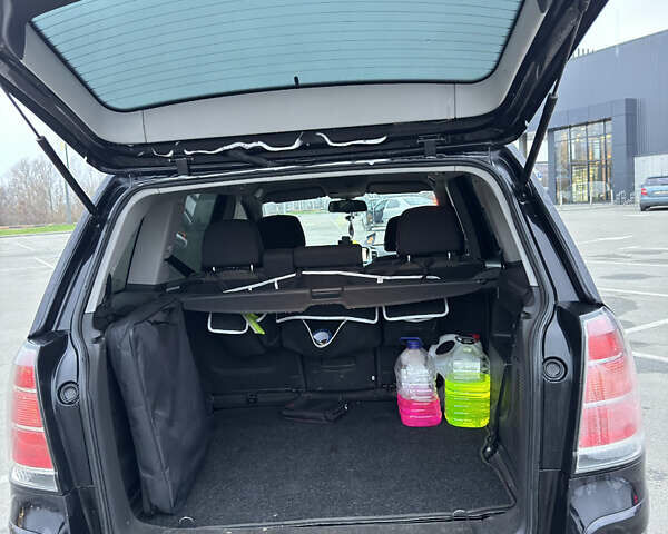 Черный Опель Зафира, объемом двигателя 1.91 л и пробегом 344 тыс. км за 5300 $, фото 11 на Automoto.ua