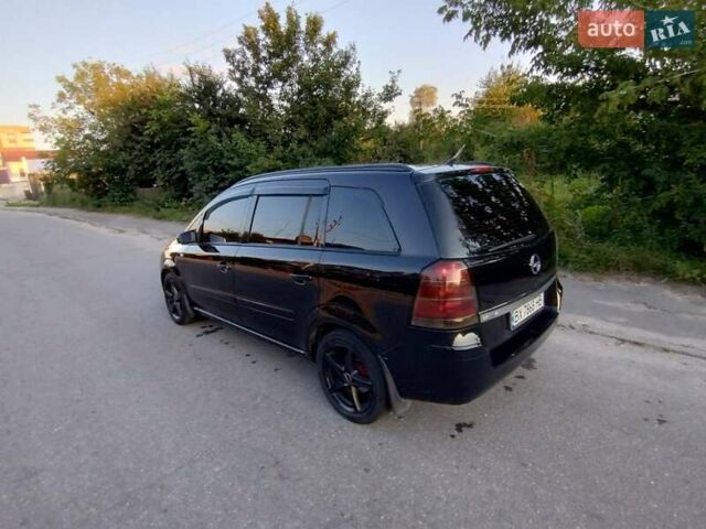 Черный Опель Зафира, объемом двигателя 1.6 л и пробегом 245 тыс. км за 4650 $, фото 16 на Automoto.ua