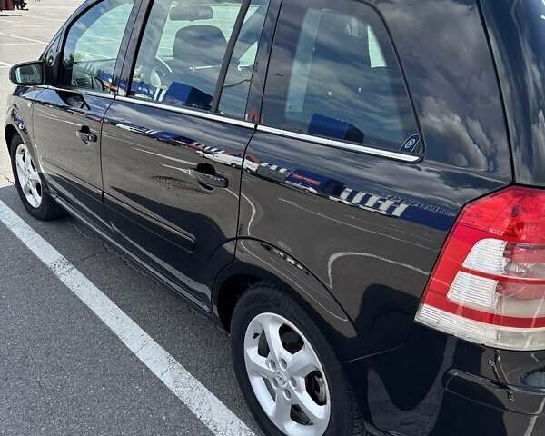 Черный Опель Зафира, объемом двигателя 1.9 л и пробегом 259 тыс. км за 6500 $, фото 11 на Automoto.ua