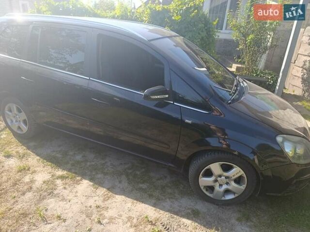 Черный Опель Зафира, объемом двигателя 1.6 л и пробегом 300 тыс. км за 5300 $, фото 3 на Automoto.ua