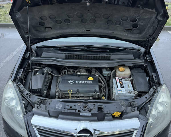 Черный Опель Зафира, объемом двигателя 1.8 л и пробегом 200 тыс. км за 6000 $, фото 14 на Automoto.ua