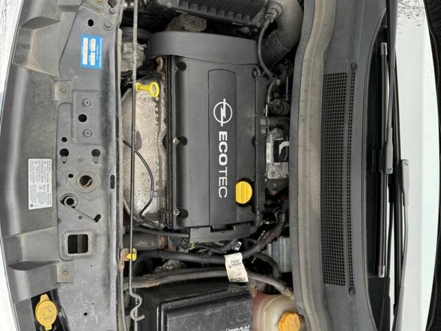 Чорний Опель Зафіра, об'ємом двигуна 1.6 л та пробігом 270 тис. км за 4750 $, фото 17 на Automoto.ua