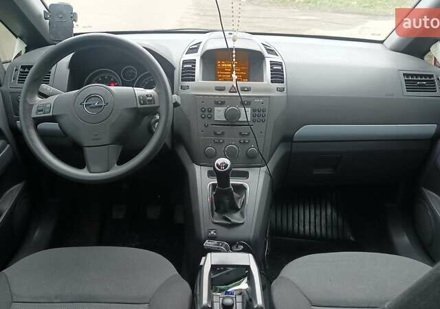 Черный Опель Зафира, объемом двигателя 1.8 л и пробегом 257 тыс. км за 5600 $, фото 19 на Automoto.ua