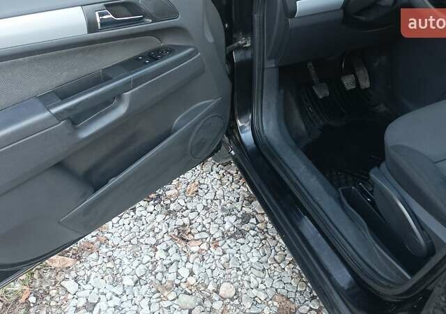 Черный Опель Зафира, объемом двигателя 1.8 л и пробегом 257 тыс. км за 5600 $, фото 15 на Automoto.ua