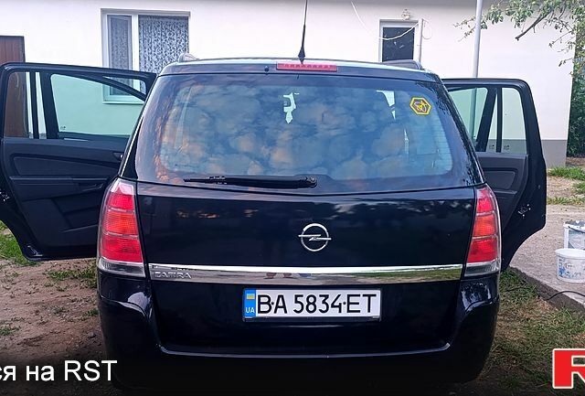 Черный Опель Зафира, объемом двигателя 1.6 л и пробегом 240 тыс. км за 5500 $, фото 5 на Automoto.ua