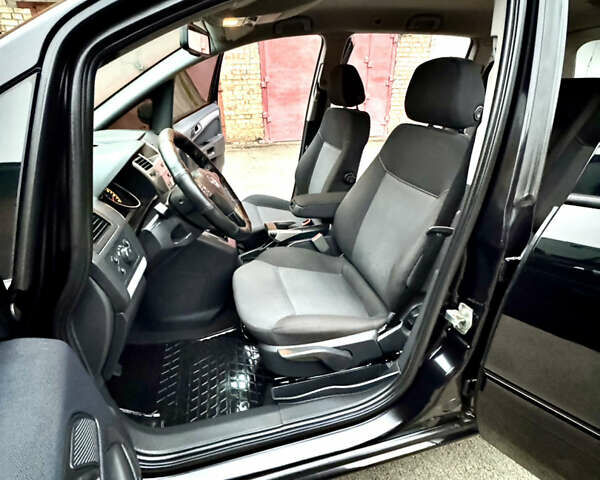 Чорний Опель Зафіра, об'ємом двигуна 1.8 л та пробігом 284 тис. км за 4600 $, фото 25 на Automoto.ua