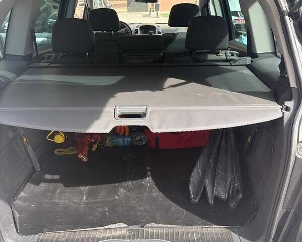 Черный Опель Зафира, объемом двигателя 2.2 л и пробегом 295 тыс. км за 4700 $, фото 5 на Automoto.ua