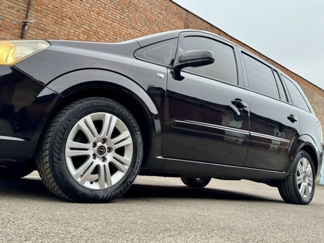 Черный Опель Зафира, объемом двигателя 1.8 л и пробегом 279 тыс. км за 4600 $, фото 20 на Automoto.ua