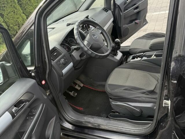 Черный Опель Зафира, объемом двигателя 1.9 л и пробегом 296 тыс. км за 5000 $, фото 7 на Automoto.ua