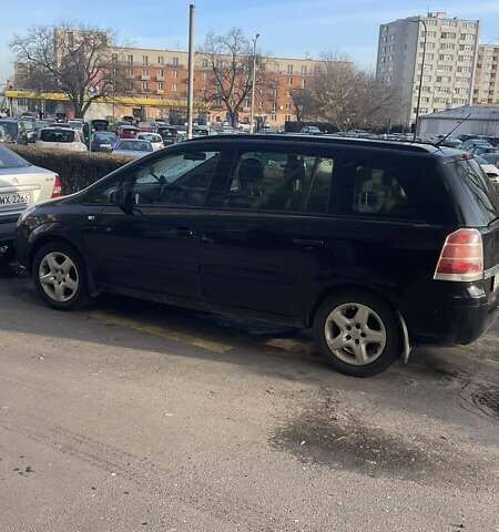 Черный Опель Зафира, объемом двигателя 1.6 л и пробегом 230 тыс. км за 5300 $, фото 1 на Automoto.ua