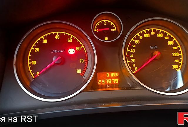 Черный Опель Зафира, объемом двигателя 1.6 л и пробегом 240 тыс. км за 5500 $, фото 12 на Automoto.ua