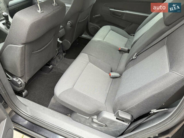 Черный Опель Зафира, объемом двигателя 1.6 л и пробегом 270 тыс. км за 4600 $, фото 10 на Automoto.ua