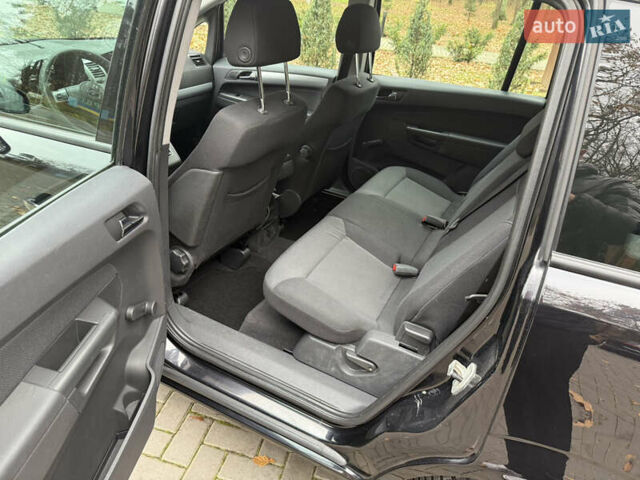 Черный Опель Зафира, объемом двигателя 1.6 л и пробегом 270 тыс. км за 4600 $, фото 9 на Automoto.ua