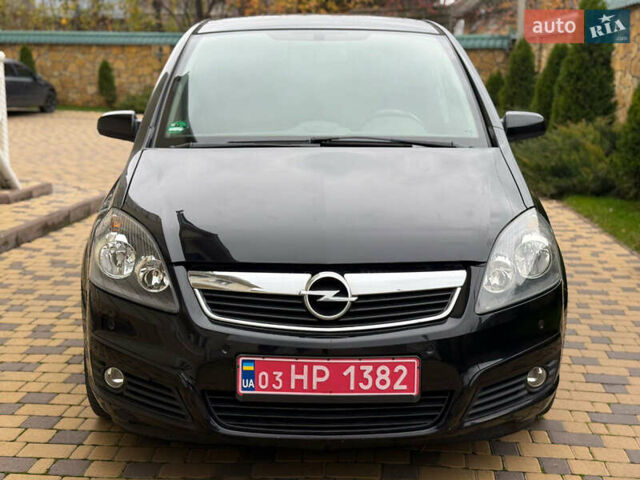 Черный Опель Зафира, объемом двигателя 1.8 л и пробегом 189 тыс. км за 5999 $, фото 1 на Automoto.ua