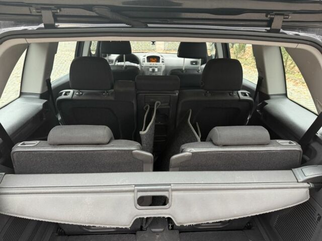 Чорний Опель Зафіра, об'ємом двигуна 1.6 л та пробігом 270 тис. км за 4750 $, фото 13 на Automoto.ua