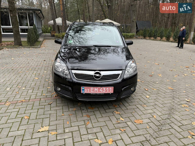 Черный Опель Зафира, объемом двигателя 1.6 л и пробегом 270 тыс. км за 4600 $, фото 1 на Automoto.ua