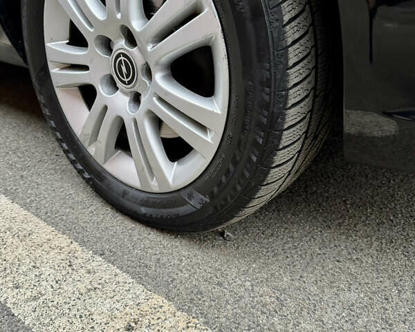 Чорний Опель Зафіра, об'ємом двигуна 1.8 л та пробігом 284 тис. км за 4600 $, фото 12 на Automoto.ua