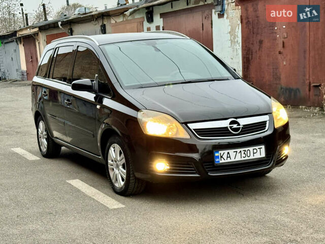 Чорний Опель Зафіра, об'ємом двигуна 1.8 л та пробігом 284 тис. км за 4600 $, фото 2 на Automoto.ua