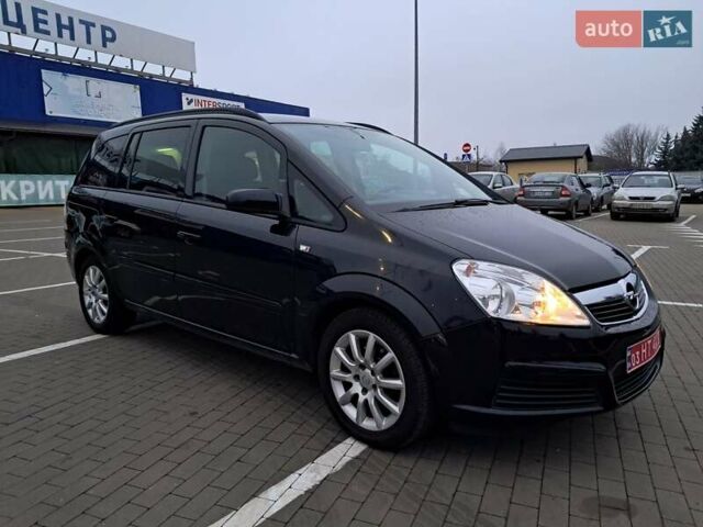 Черный Опель Зафира, объемом двигателя 1.6 л и пробегом 237 тыс. км за 5770 $, фото 2 на Automoto.ua