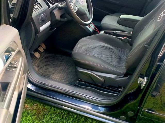 Чорний Опель Зафіра, об'ємом двигуна 1.6 л та пробігом 220 тис. км за 6000 $, фото 5 на Automoto.ua