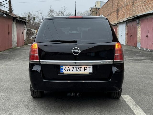 Черный Опель Зафира, объемом двигателя 1.8 л и пробегом 279 тыс. км за 4600 $, фото 7 на Automoto.ua