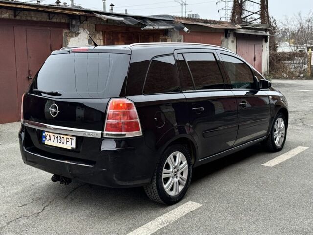Черный Опель Зафира, объемом двигателя 1.8 л и пробегом 279 тыс. км за 4600 $, фото 5 на Automoto.ua