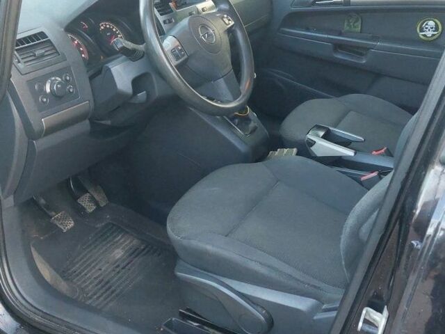 Черный Опель Зафира, объемом двигателя 1.8 л и пробегом 294 тыс. км за 6000 $, фото 6 на Automoto.ua