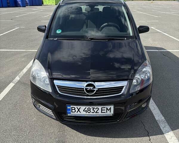 Черный Опель Зафира, объемом двигателя 1.9 л и пробегом 259 тыс. км за 6500 $, фото 7 на Automoto.ua