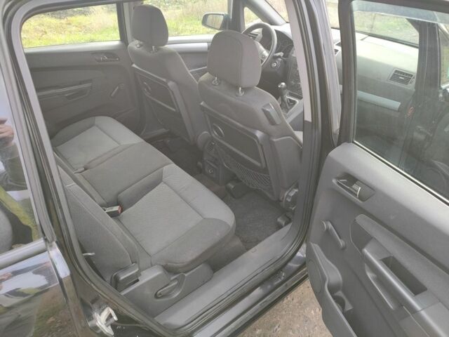 Черный Опель Зафира, объемом двигателя 0 л и пробегом 232 тыс. км за 5100 $, фото 6 на Automoto.ua