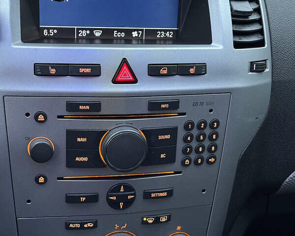 Черный Опель Зафира, объемом двигателя 1.91 л и пробегом 344 тыс. км за 5300 $, фото 9 на Automoto.ua