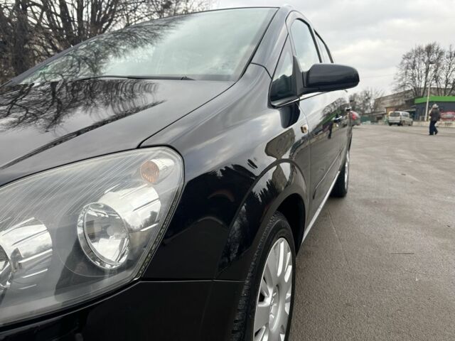 Чорний Опель Зафіра, об'ємом двигуна 1.6 л та пробігом 197 тис. км за 5700 $, фото 11 на Automoto.ua