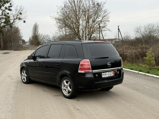 Черный Опель Зафира, объемом двигателя 1.9 л и пробегом 290 тыс. км за 2400 $, фото 3 на Automoto.ua